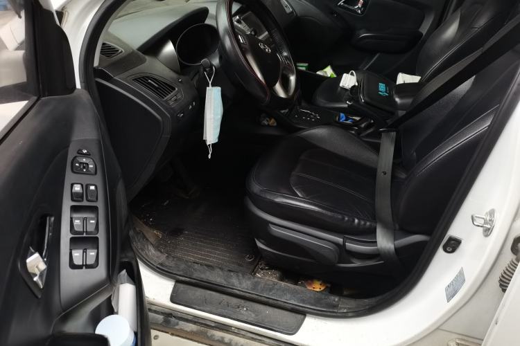 Used Hyundai ix35 2015 2.0L Automatic 2WD Smart Type China IV Driver Seat