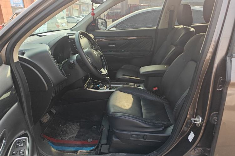 Used Mitsubishi Outlander 2019 2.0L Two-Wheel Drive Comfort Edition 5 Seats China V Standard
