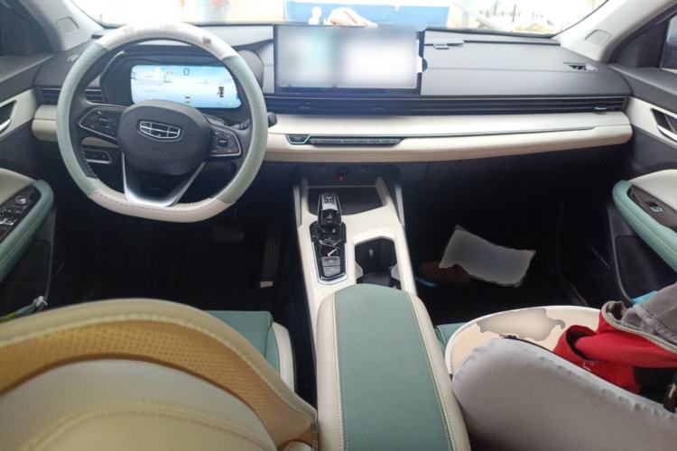 Used Geely Auto Emgrand L HiP 2022 1.5TD-DHT Pro 100KM Super Rui Center Console