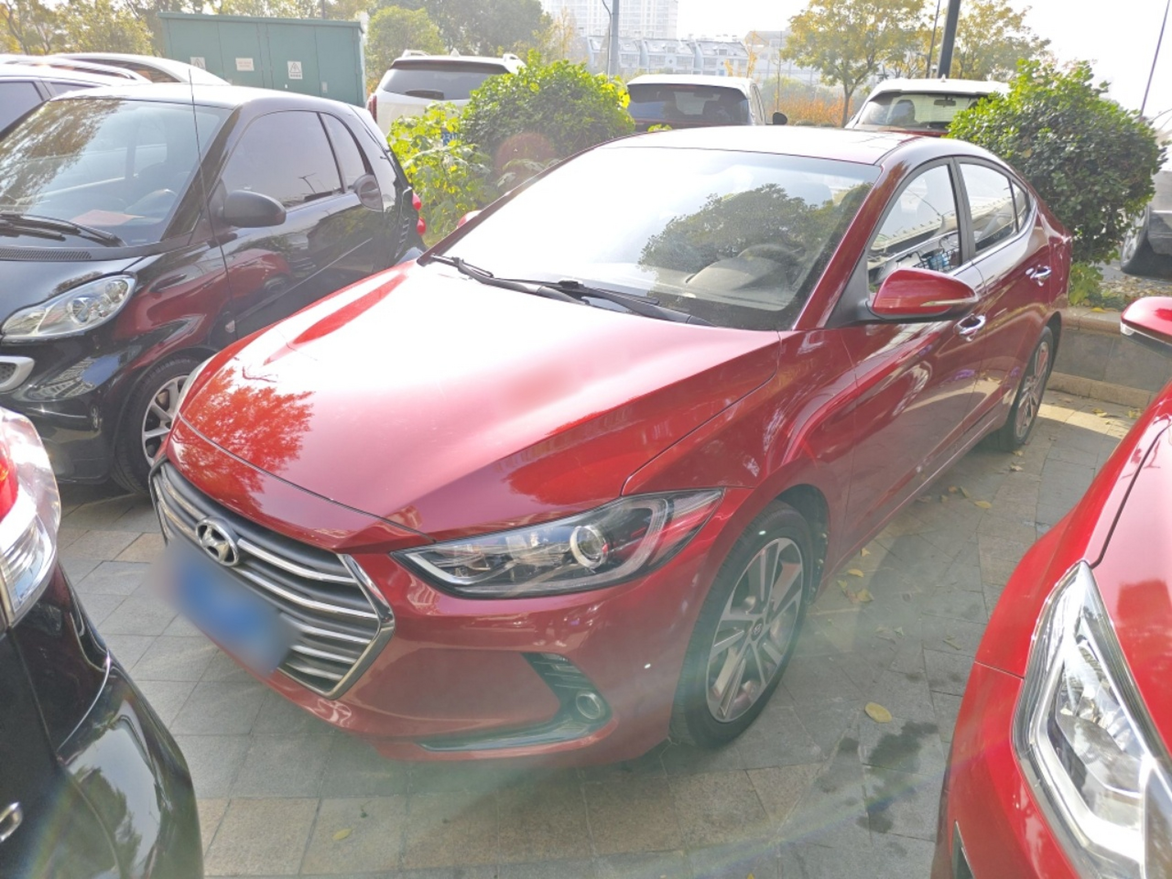 Под передней частью автомобиля