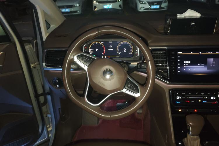 Used Volkswagen Viloran 2020 330TSI Luxury Edition