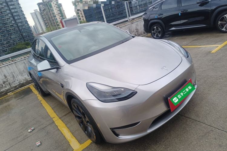 Used Tesla Model Y 2023 High-Performance All-Wheel-Drive Version
