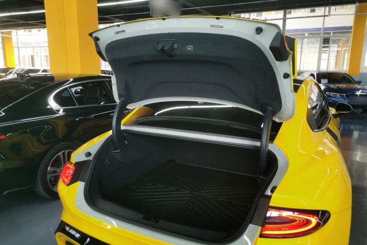 Used Xiaomi Auto SU7 2024 Four-Wheel Drive Ultra-Long Range Advanced Intelligent Driving Max Edition