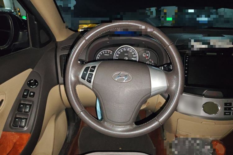 Used Hyundai Celesta 2010 1.6L AT GLS Steering Wheel