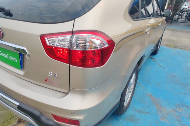 Used BYD S6 2014 2.4L Automatic Prestige 7-Seater