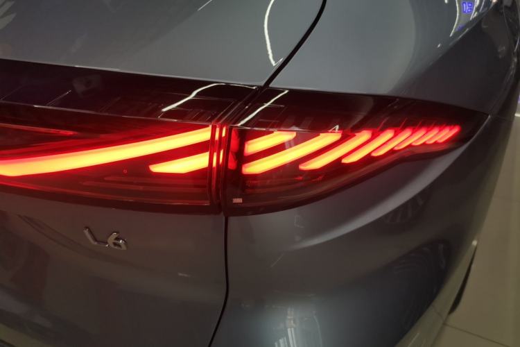Used Geely Galaxy L6 2025 EM-i 140km Starship Edition Right Rear Taillight