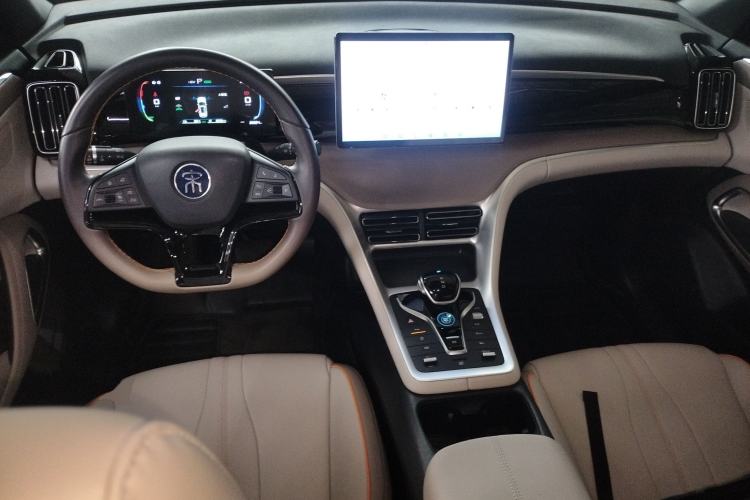 Used BYD Song Pro New Energy 2024 HONOR Edition DM-i 71KM Beyond Model Center Console