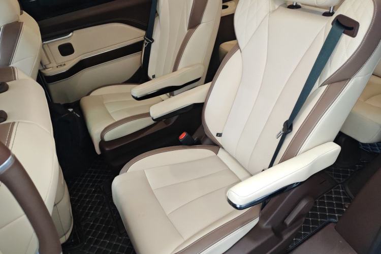 Used Bestune M9 2023 2.0T Prestige Edition
