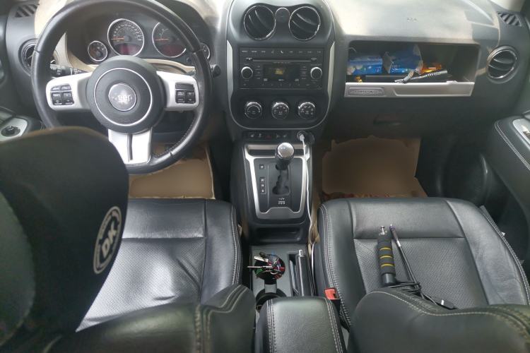 Used Jeep Compass 2014 2.4L four-wheel drive luxury version
