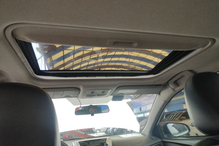 Used Toyota YARiS L Zhi Xuan 2015 1.5G Manual Xuan Dong Sunroof Special Edition Headliner