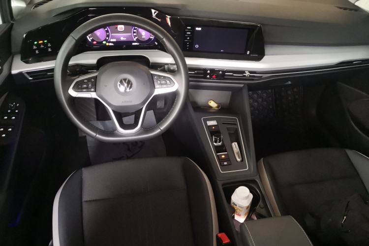 Used Volkswagen Golf 2021 280TSI DSG 30th Anniversary Edition Center Console