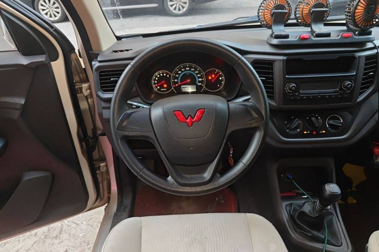 Used Wuling Hongguang V 2021 1.5L Enjoyment Edition LAR
