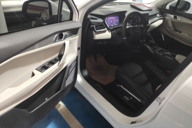 Used Lynk & Co 06 EM-P 2022 PHEV 84 km Range Pro Version