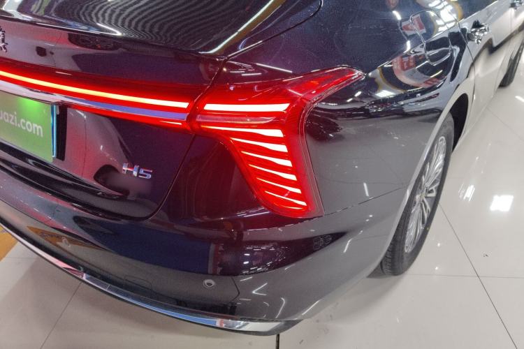 Used Hongqi H5 2025 1.5T DCT Qiyun 500 000th Unit Commemorative Edition Right Rear Taillight