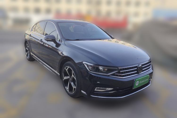 Used Volkswagen Magotan 2023 2 Million Units Commemorative Edition 330TSI DSG Luxury Version Front Right 45 Deg