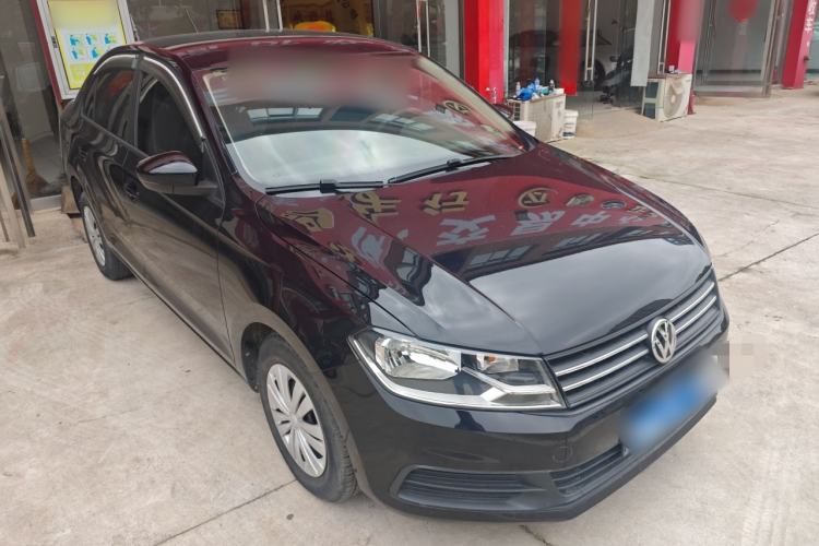 Used Volkswagen Santana 2016 1.4L Manual Fashion Edition Front Right 45 Deg