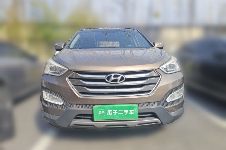 Used Hyundai Santa Fe 2013 2.4L Automatic Two-Wheel Drive Smart Version Front