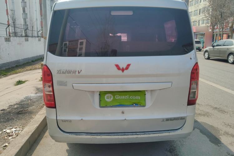 Used Wuling Rongguang V 2016 1.5L Standard Version
