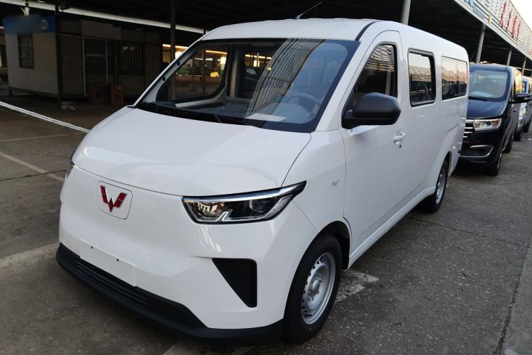 Used Wuling Yangguang 2025 Model 400km Bus Edition—Comfort Edition