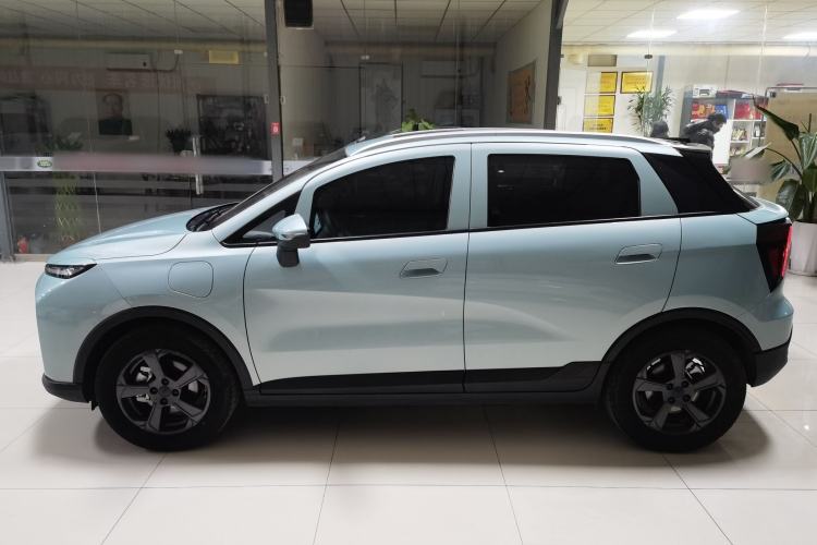 Used Geometry E Firefly 2024 401 km Fluorescent