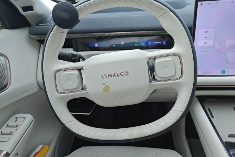 Used Lynk & Co 900 2025 2.0T Ultra
