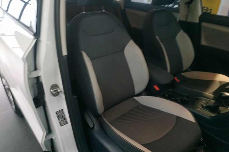 Used Volkswagen Tharu 2023 300TSI Two-Wheel-Drive Crescent Edition
