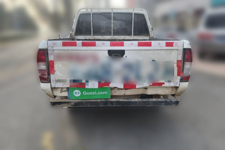 Used Nissan D22 2013 2.4L Gasoline Two-Wheel-Drive Standard Model