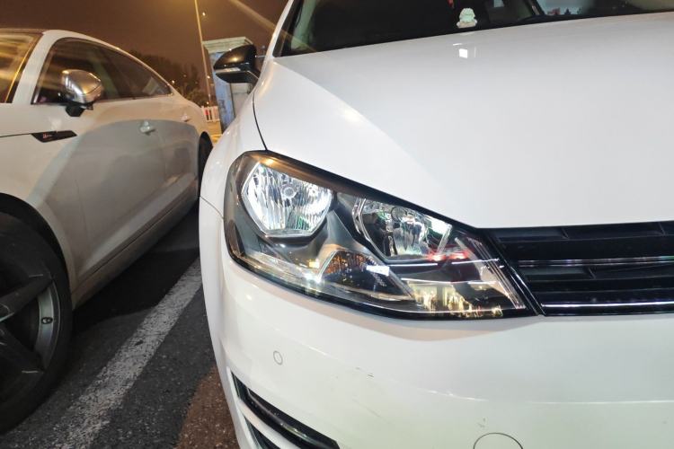 Used Volkswagen Golf 2017 230TSI Automatic Luxury Million-Vehicle Commemorative Edition Right Front Headlight