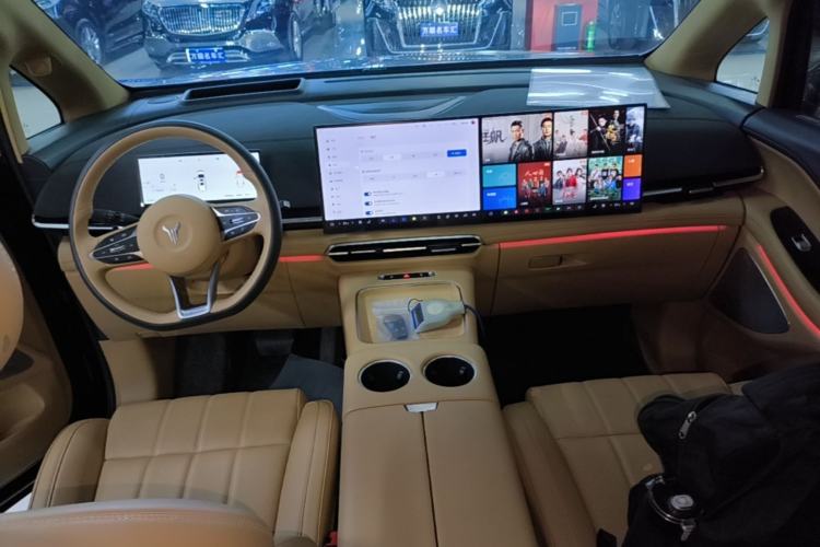 Used VOYAH Dream 2025 PHEV Four-Wheel Drive Prestige Kunpeng Edition
