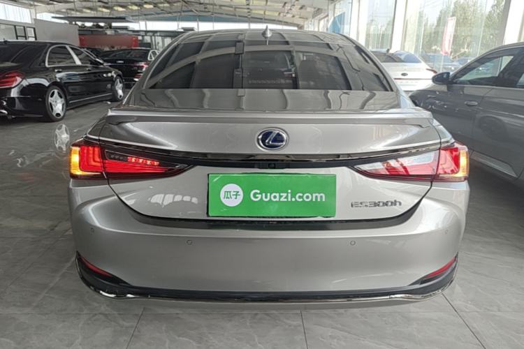 Used Lexus ES 2021 300h F SPORT
