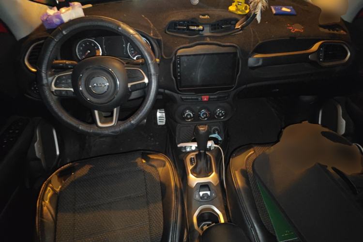 Used Jeep Renegade 2017 180T Automatic High-Energy Version Center Console