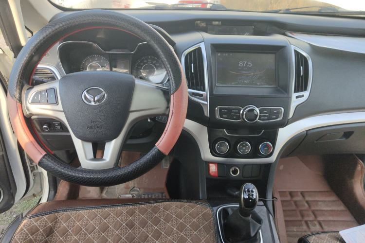 Used HYOSOW H3 2015 1.5L manual luxury version
