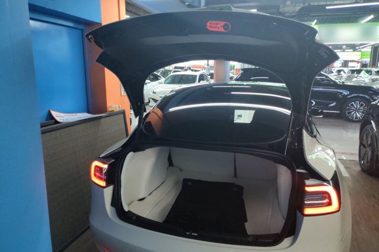 Used Tesla Model 3 2022 Rear-Wheel-Drive Version Trunk