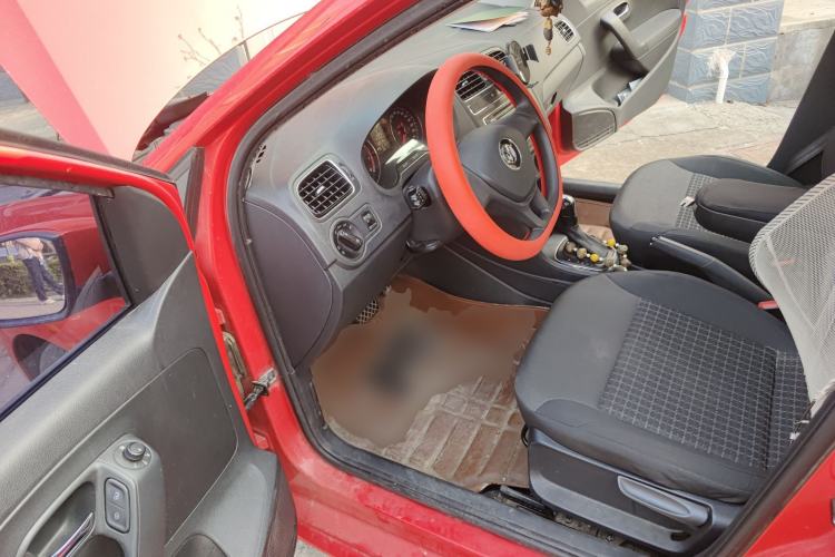 Used Volkswagen Polo 2014 1.6L Automatic Comfort Edition Driver Seat