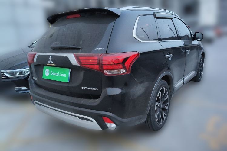 Used Mitsubishi Outlander 2019 2.4L 4x4 Zhi Xiang Edition 5 Seats China V Emission Standard
