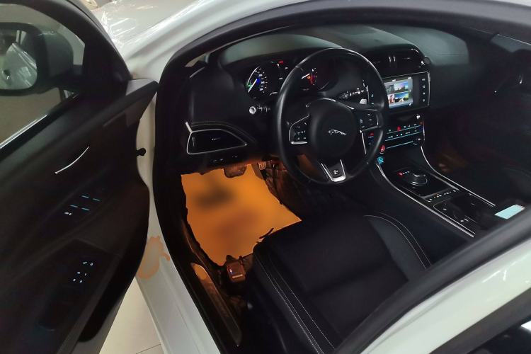 Used Jaguar XE 2017 2.0T 200 PS R-Sport