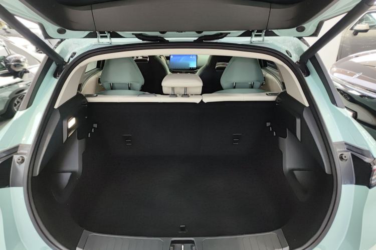 Used Lynk & Co 06 EM-P 2023 EM-P 126 Long-Range Halo