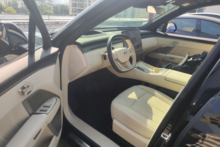 Used ONVO Luxeed L90 2025 Model—Ultra Six-Seater Version