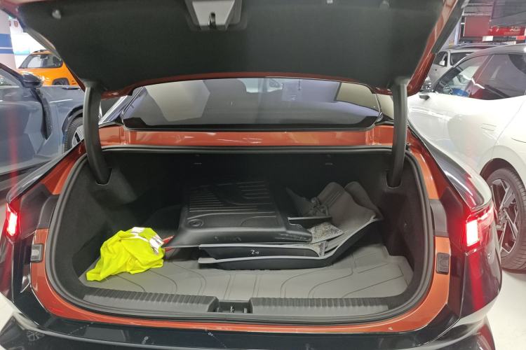 Used Lynk & Co Z10 2025 95 kWh 702 km All-Wheel Drive Intelligent Driving Ultra