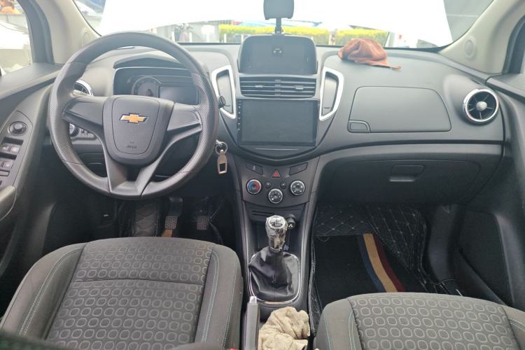 Used Chevrolet Trax 2014 1.4T Manual Two-Wheel Drive Comfort Model Center Console