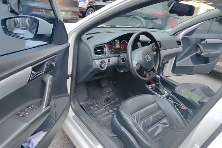 Used Volkswagen Gran Lavida 2013 1.4 TSI Automatic Luxury Model
