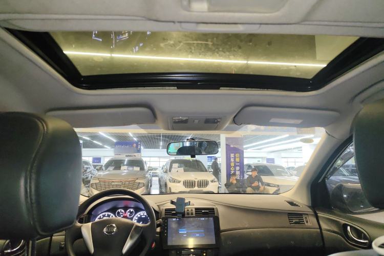 Used Nissan Tiida 2014 1.6L CVT Smart Model Headliner