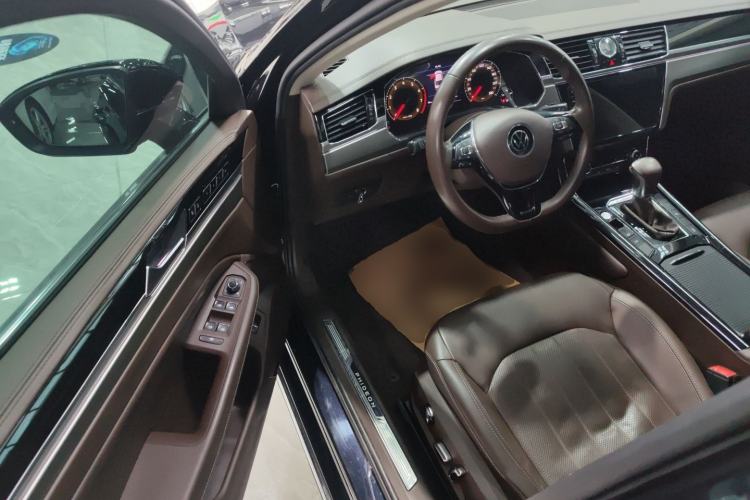 Used Volkswagen Phideon 2021 380TSI Luxury Edition Driver Seat