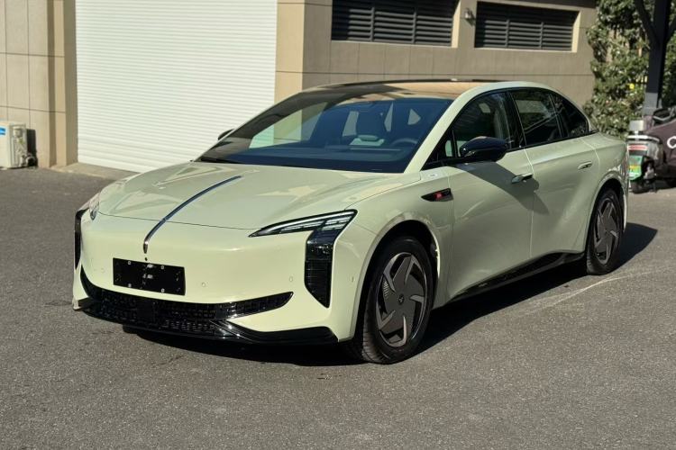 Used Hongqi EH7 2025 690 Smart Selection Edition
