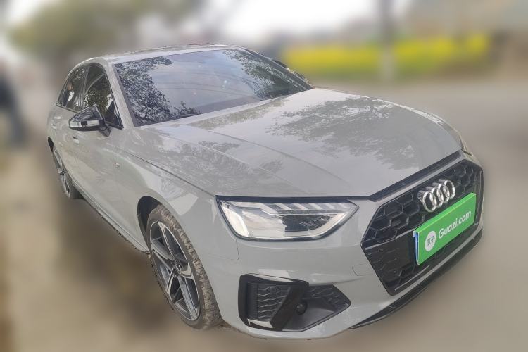 Used Audi A4L 2025 2 Million Units Enjoyment Version 40 TFSI Luxury Dynamic Edition Front Right 45 Deg