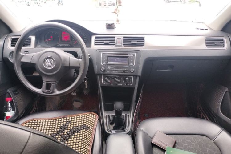 Used Volkswagen Santana 2015 1.6L Manual Comfort Edition