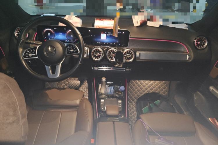 Used Mercedes-Benz GLB 2020 Facelift GLB 200 Fashion Edition Center Console