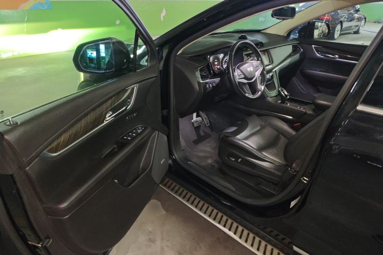 Used Cadillac XT5 2018 25T Luxury Model