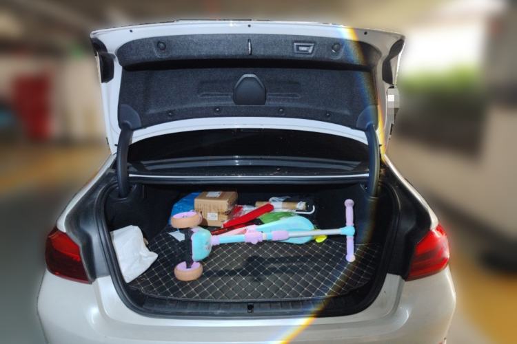 Used BMW 5 Series New Energy 2020 Mileage Upgrade Version 530Le Luxury Package Trunk