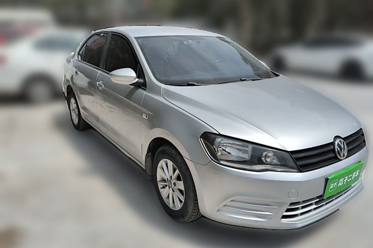 Used Volkswagen Jetta 2015 1.6L Manual Fashion Edition Front Right 45 Deg